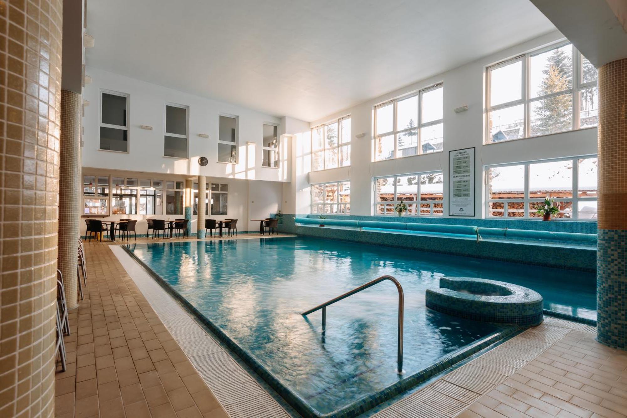 Lobogo Resort Vlăhița Exterior foto